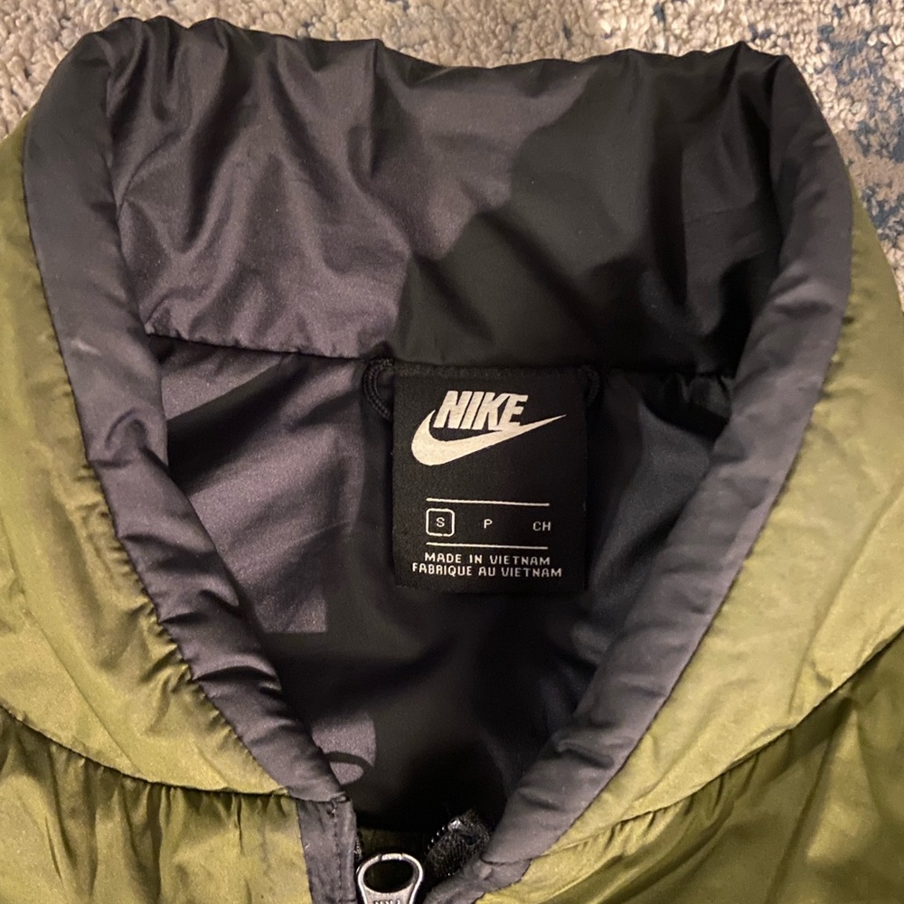 Nike jacket - Picture 4 of 4
